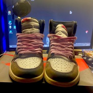 Travis Scott mocha size 8.5